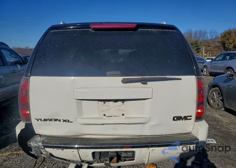 2013 GMC Yukon Xl Denali z USA, uszkodzony, nr VIN 1GKS2MEF4DR182850